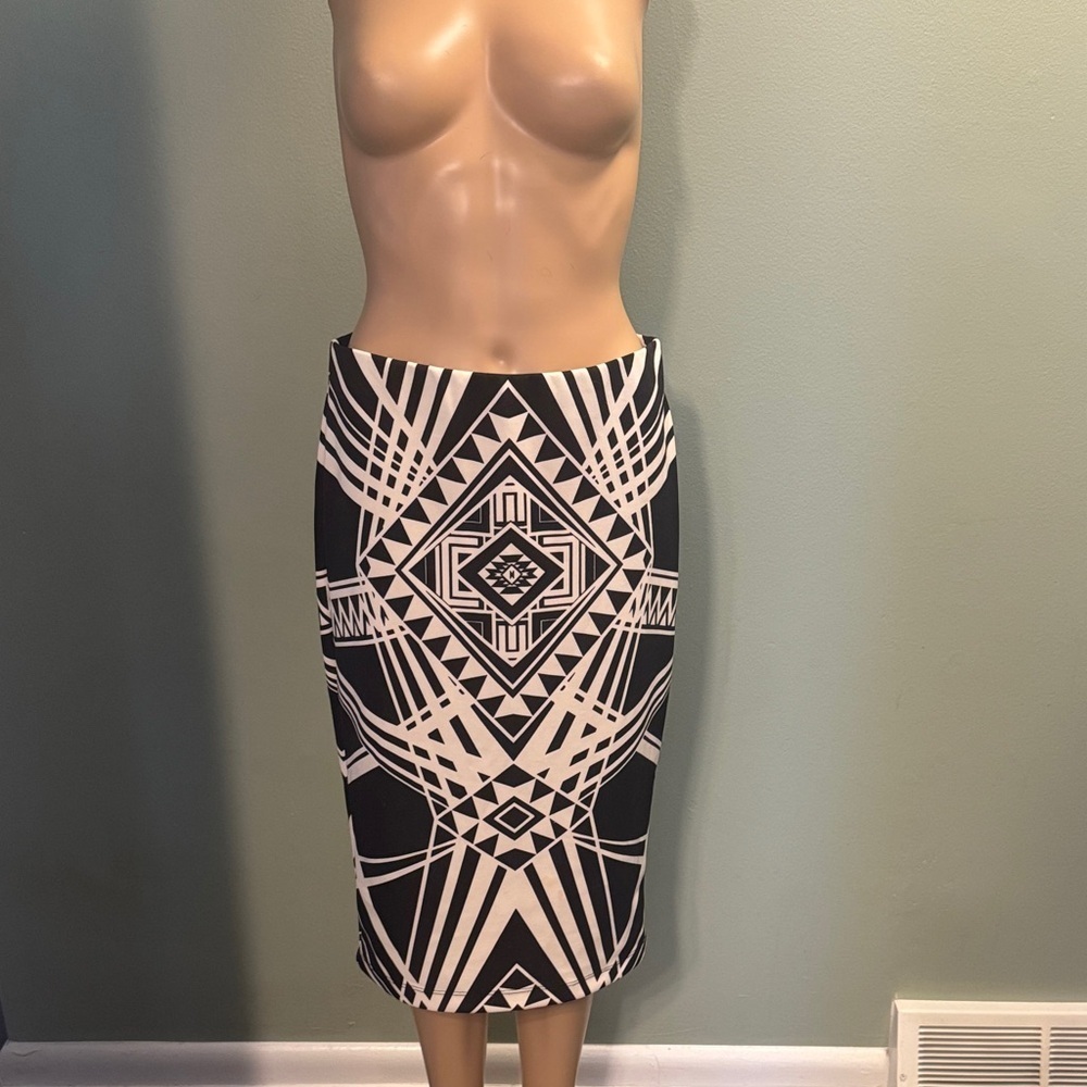 Y2K Vintage Iz Byer Black and Cream Geometric Pencil Skirt size Large
